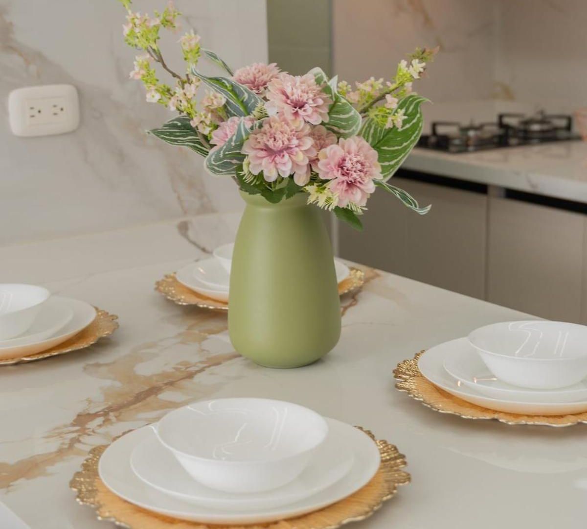 Ivory Tide, Sea View, Pool & Coastal Calm Apartamento