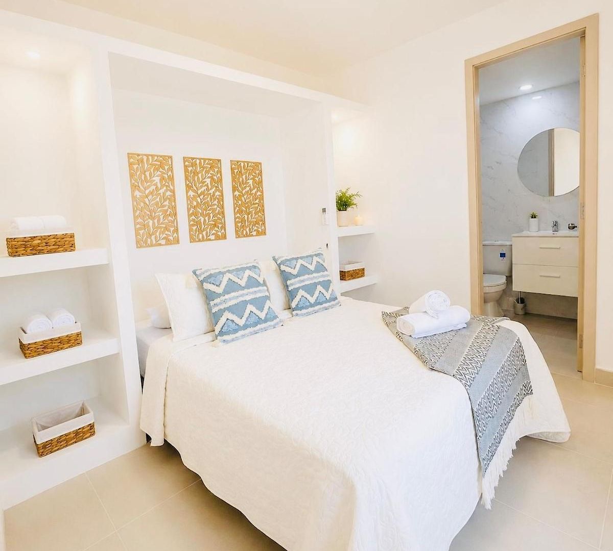 Ivory Tide, Sea View, Pool & Coastal Calm Apartamento Cartagena