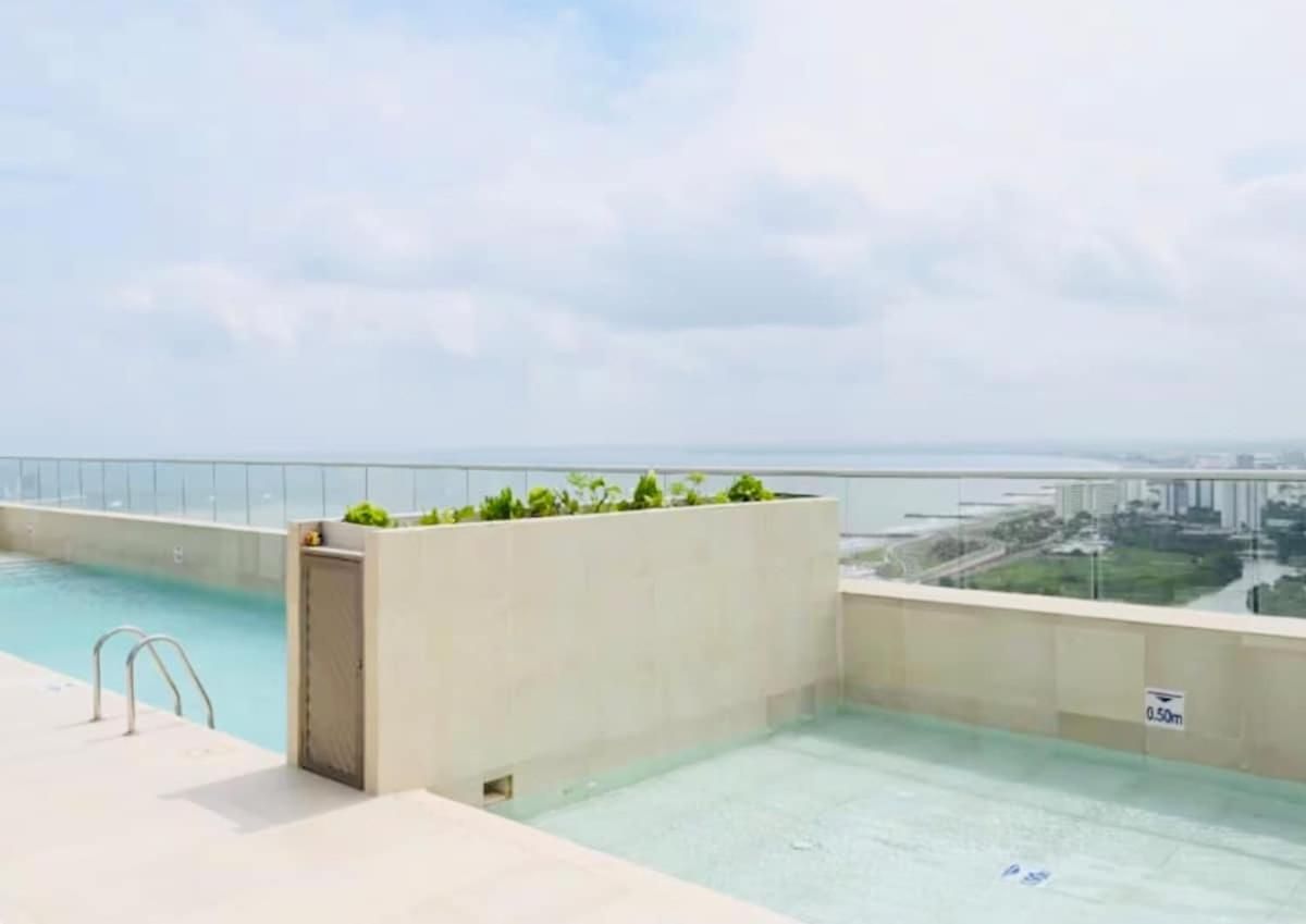 Apartamento Ivory Tide, Sea View, Pool & Coastal Calm