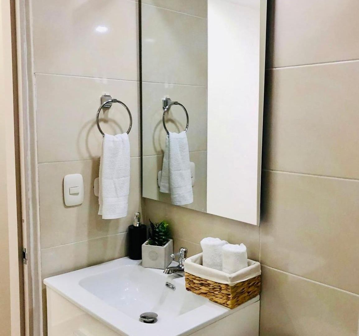 Ivory Tide, Sea View, Pool & Coastal Calm Apartamento