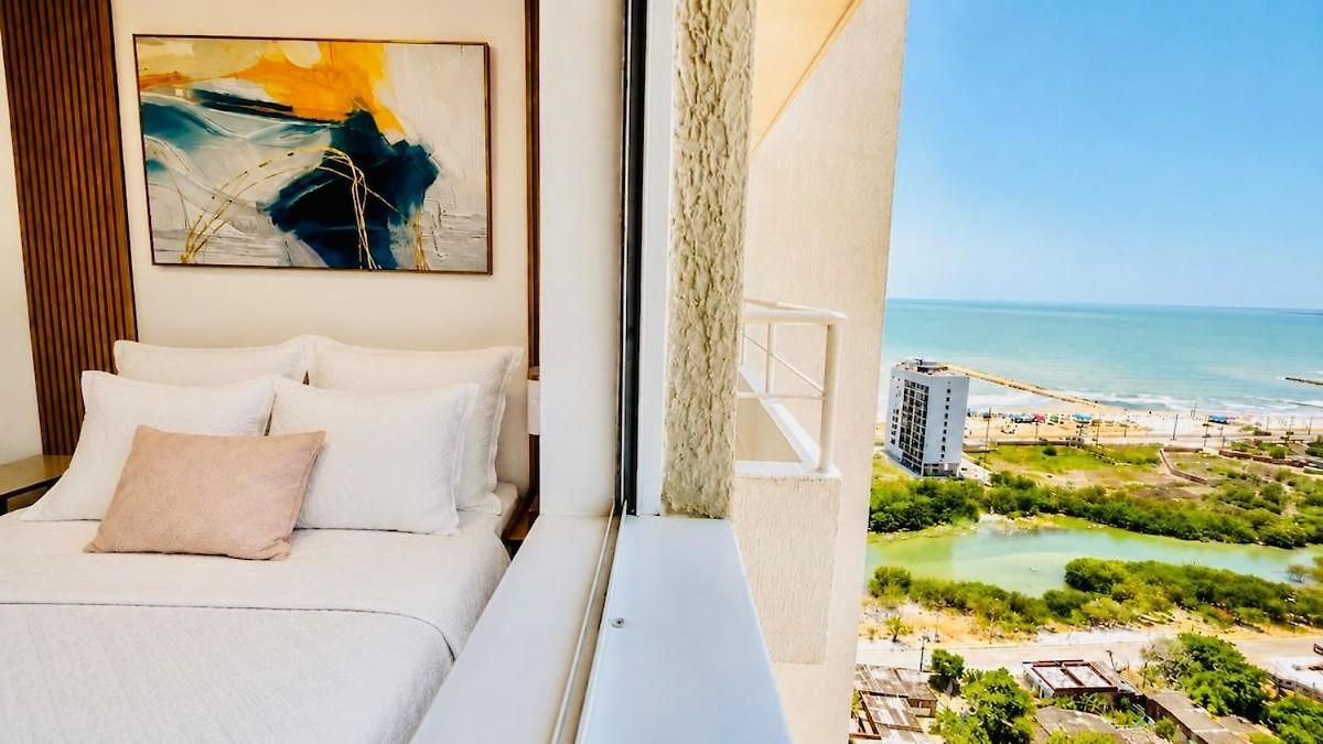 Ivory Tide, Sea View, Pool & Coastal Calm Apartamento Cartagena