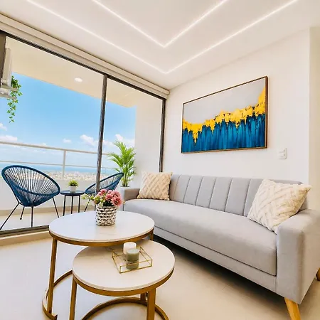 Ivory Tide, Sea View, Pool & Coastal Calm Apartamento *