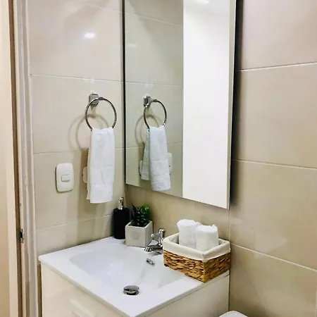 Ivory Tide, Sea View, Pool & Coastal Calm Apartamento