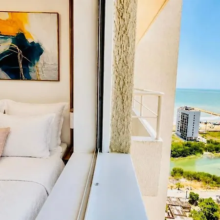 Ivory Tide, Sea View, Pool & Coastal Calm Apartamento Cartagena