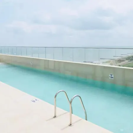 Apartamento Ivory Tide, Sea View, Pool & Coastal Calm *