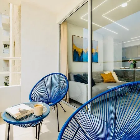 Ivory Tide, Sea View, Pool & Coastal Calm *